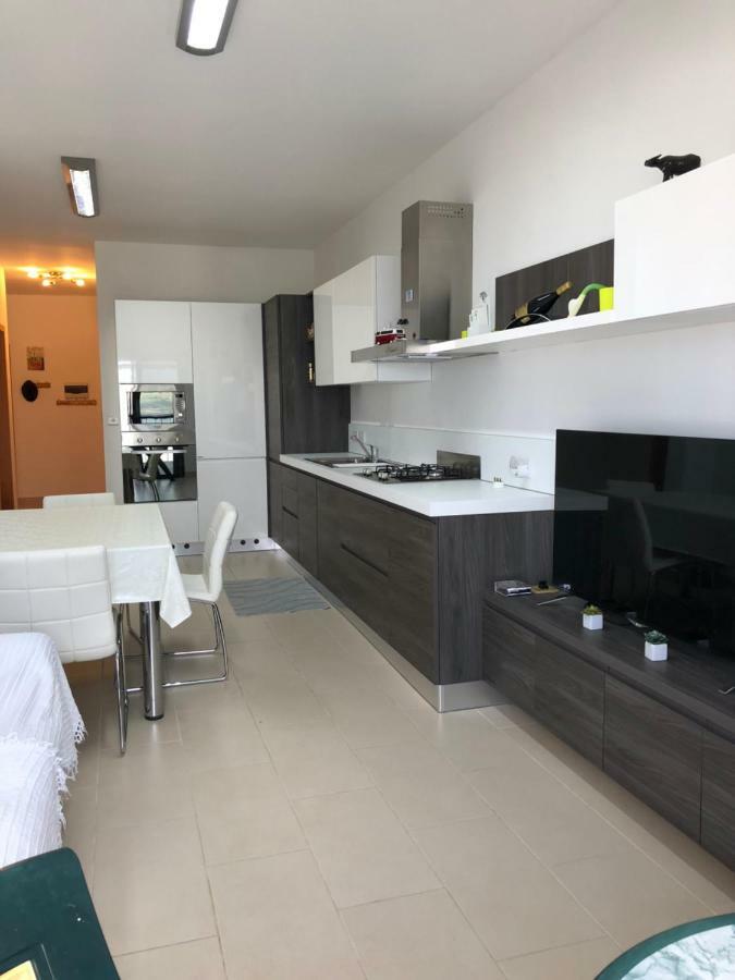 Modern Apartment With Sea View Mellieħa Εξωτερικό φωτογραφία